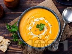 Витаминозна крем супа с тиква, моркови, лук и готварска сметана - снимка на рецептата